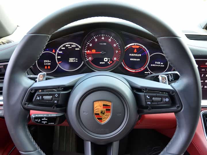 Фото 10 - Porsche Panamera