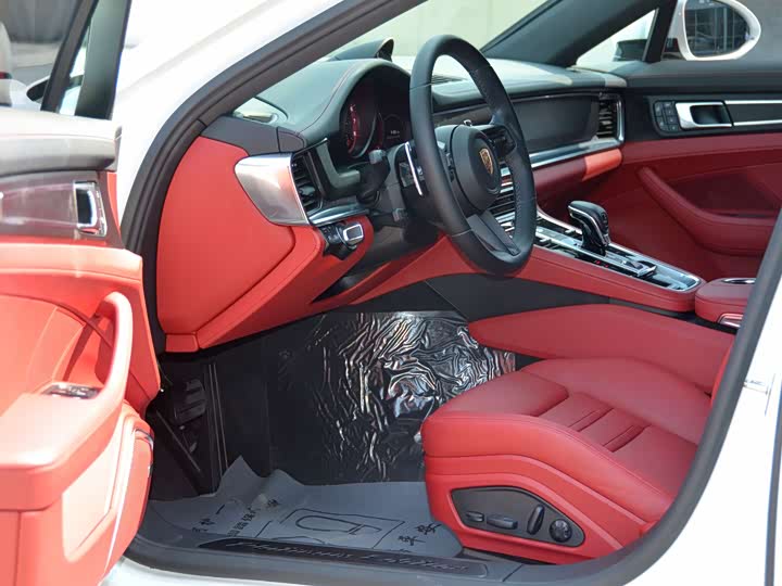 Фото 13 - Porsche Panamera