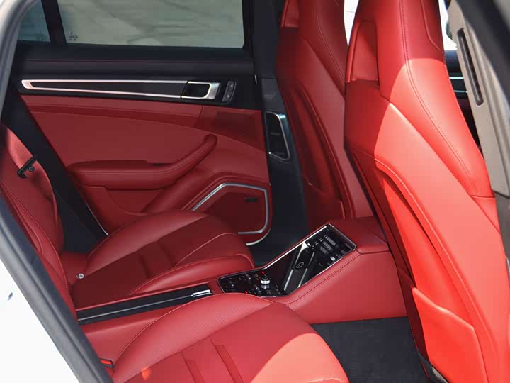 Фото 14 - Porsche Panamera