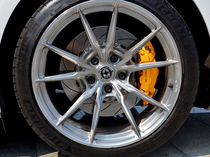 Фото 17 - Porsche Panamera