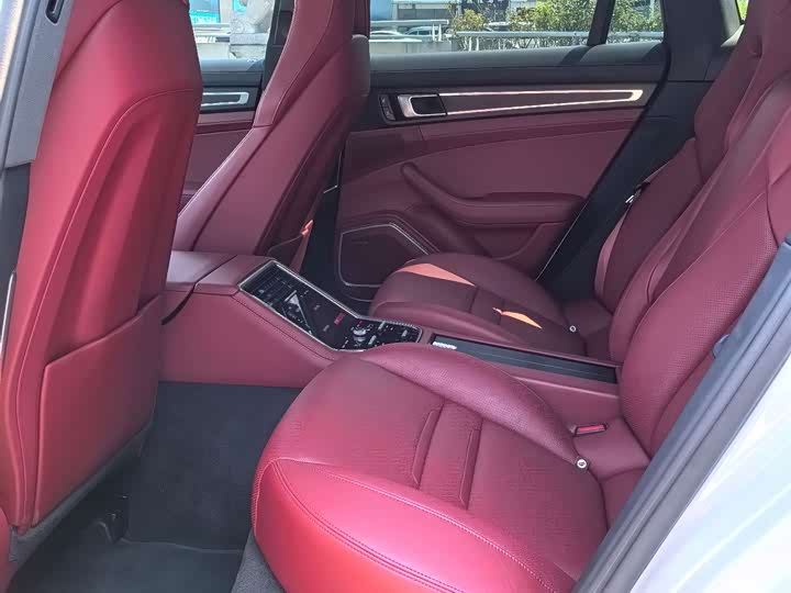 Фото 20 - Porsche Panamera