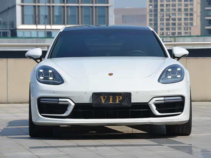 Фото 3 - Porsche Panamera