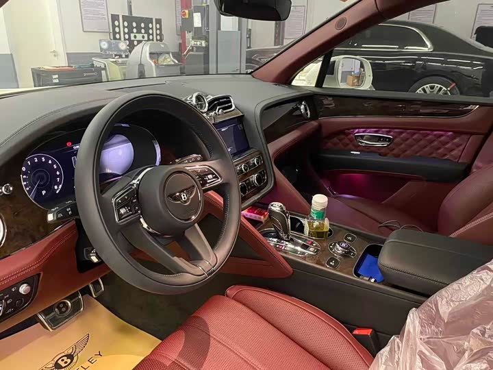 Фото 3 - Bentley Bentayga Hybrid