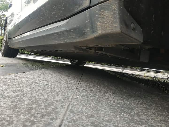 Фото 20 - Hongqi E-QM5