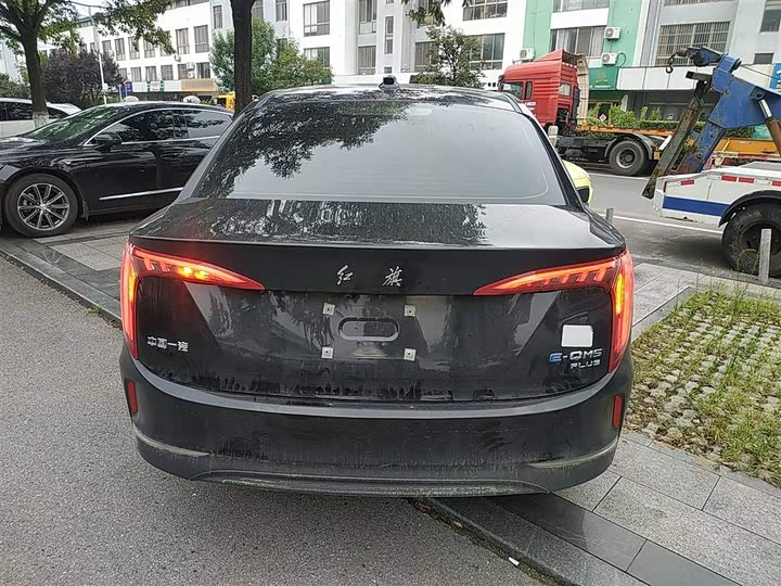 Фото 5 - Hongqi E-QM5