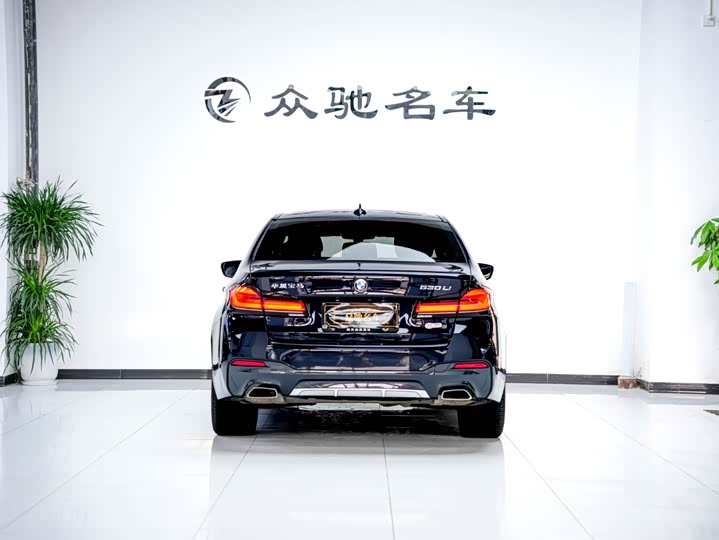 Фото 10 - BMW 5 Series