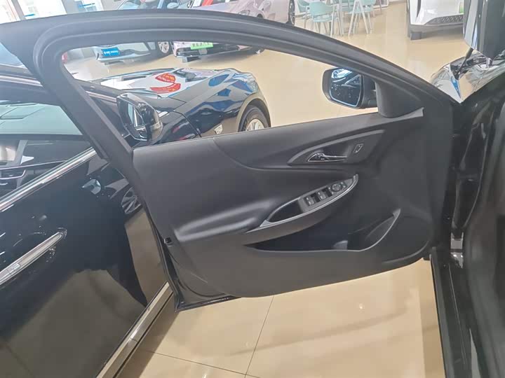 Фото 28 - Chevrolet Malibu XL