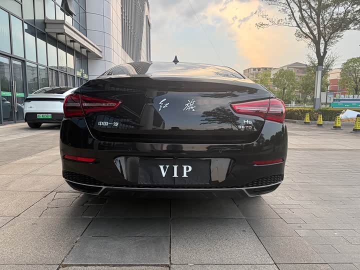 Фото 7 - Hongqi H5