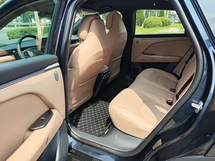 Фото 10 - BAIC Arcfox Alpha T5