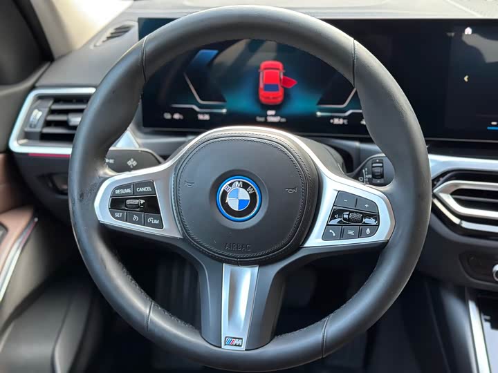 Фото 12 - BMW i3