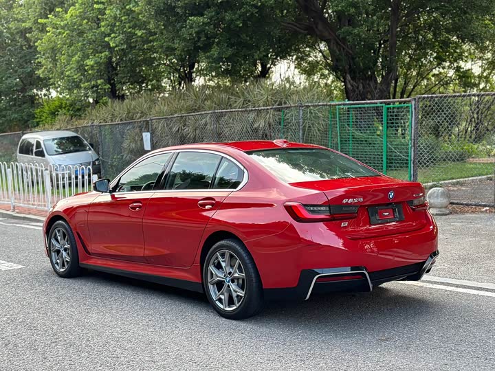 Фото 18 - BMW i3