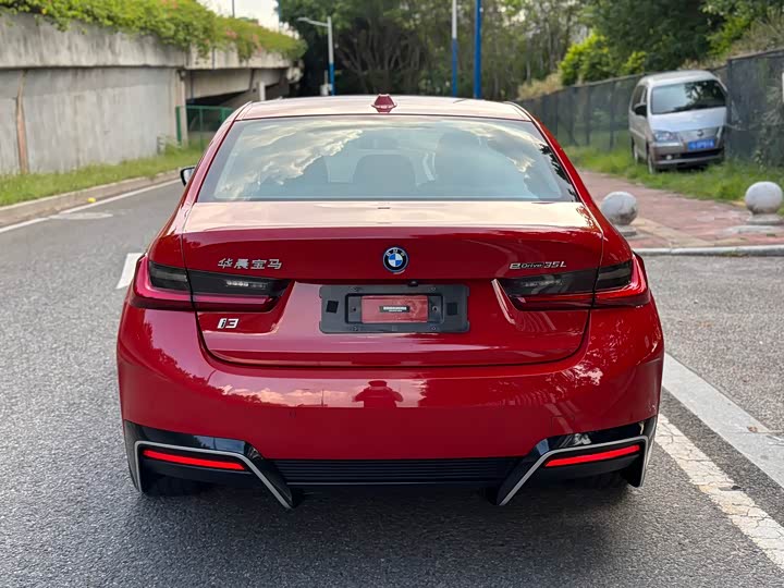 Фото 19 - BMW i3