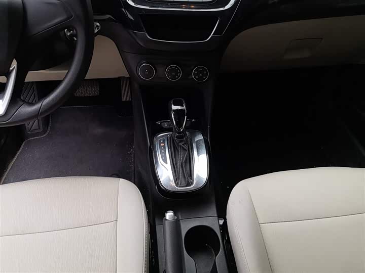 Фото 14 - Buick Excelle