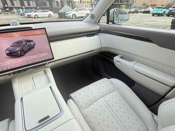 Фото 11 - Zeekr 7X