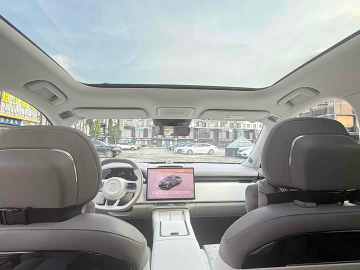 Фото 12 - Zeekr 7X