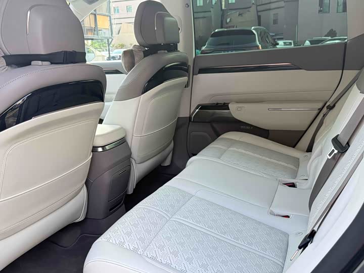 Фото 7 - Zeekr 7X