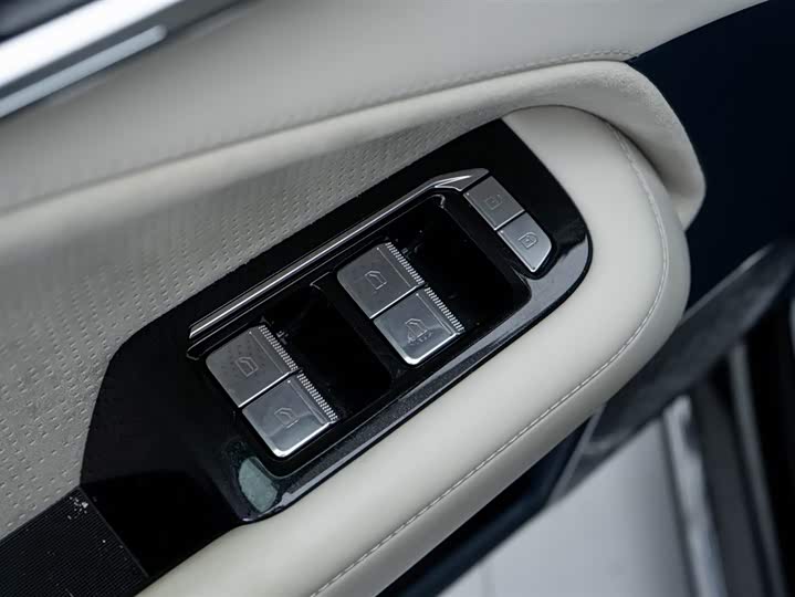 Фото 3 - Zeekr 009