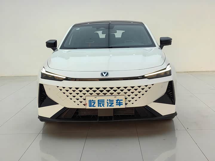 Фото 2 - Changan UNI-V