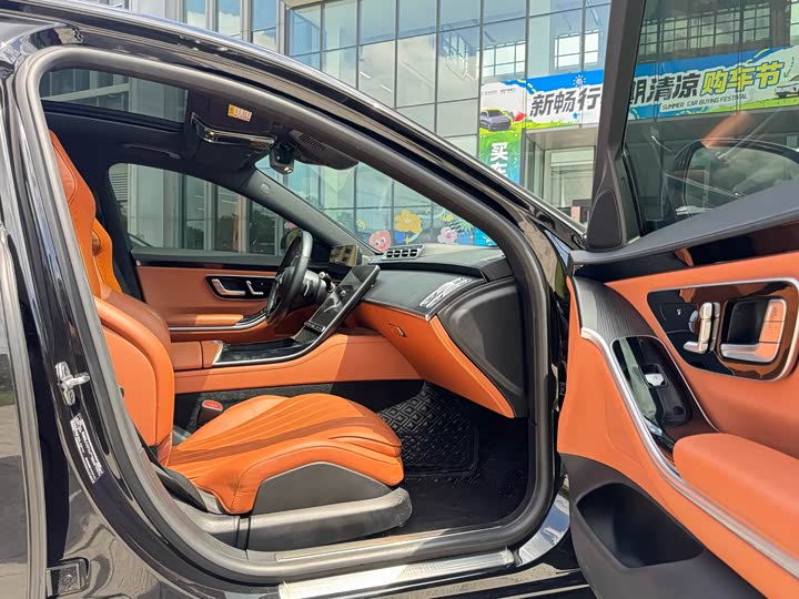 Фото 16 - Mercedes-Benz S-Class