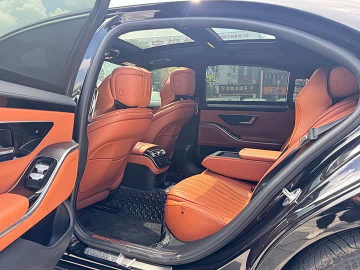 Фото 9 - Mercedes-Benz S-Class