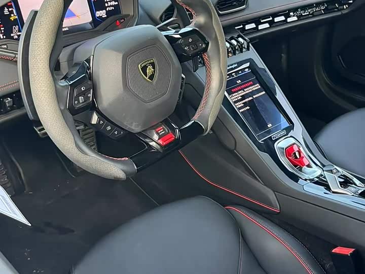 Фото 8 - Lamborghini Huracán