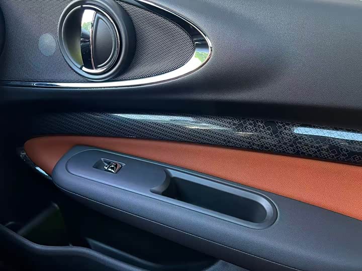 Фото 11 - Mini Clubman