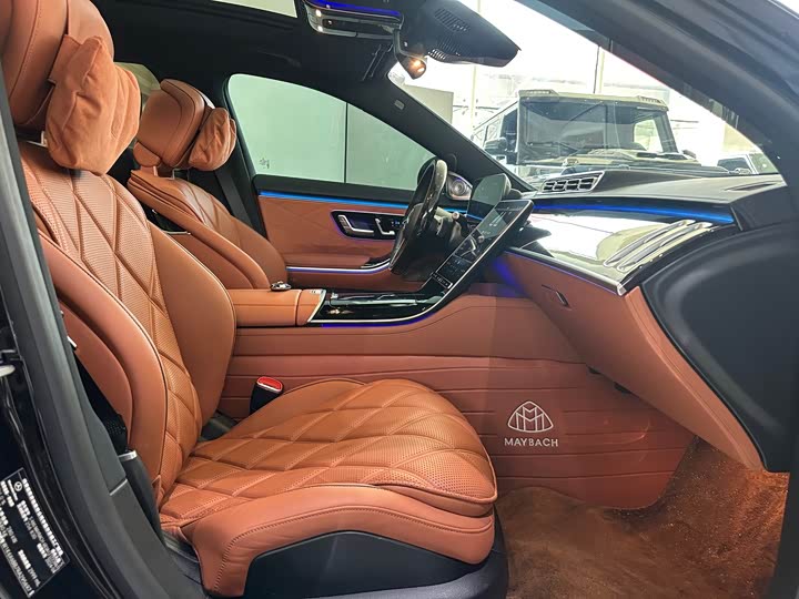 Фото 18 - Mercedes-Benz Maybach S-Class