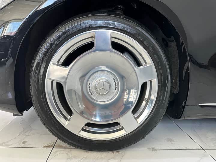 Фото 4 - Mercedes-Benz Maybach S-Class