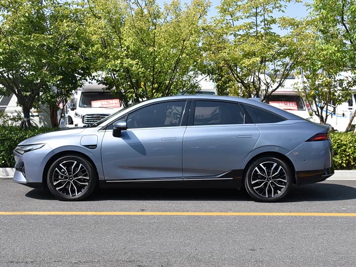 Фото 2 - XPeng P5