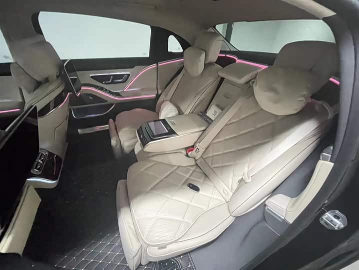 Фото 3 - Mercedes-Benz Maybach S-Class