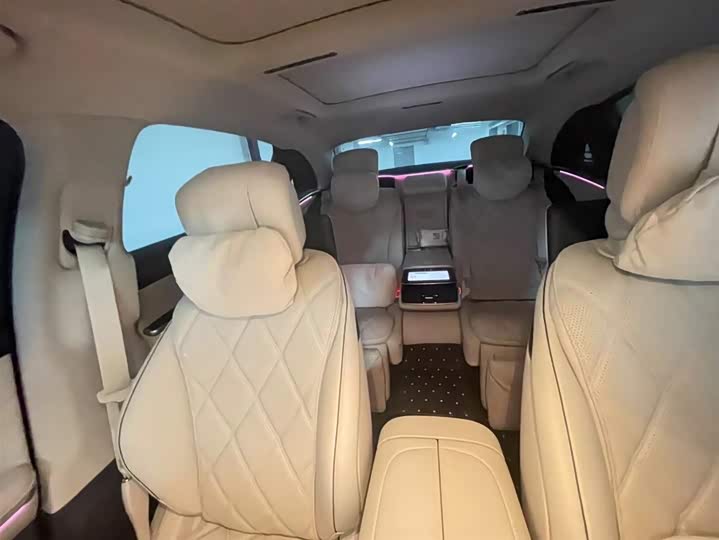 Фото 4 - Mercedes-Benz Maybach S-Class