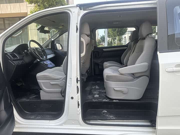 Фото 16 - Maxus G10