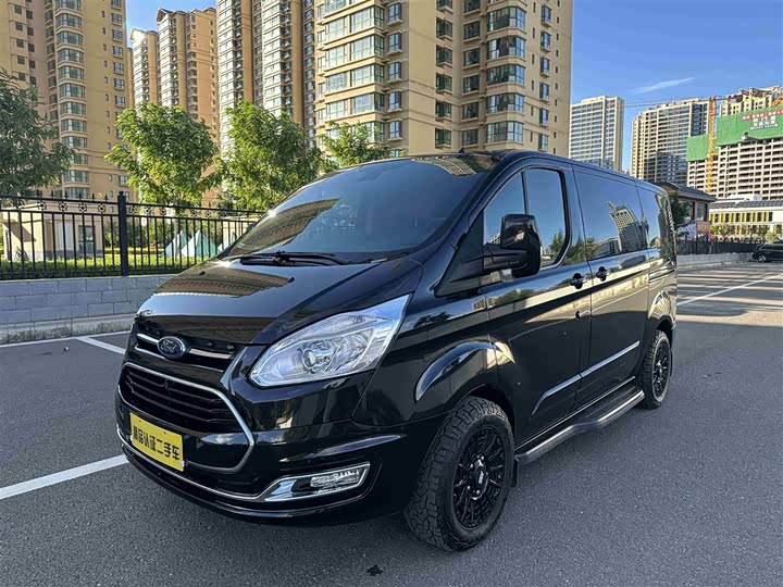 Фото 1 - Ford Tourneo