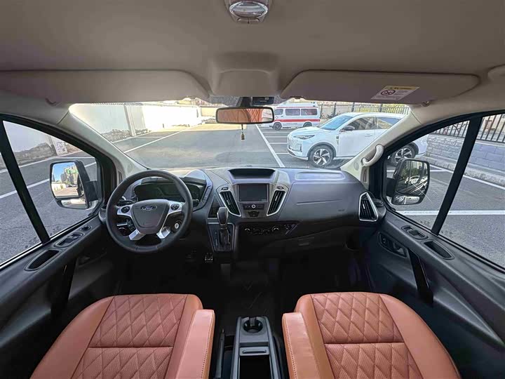 Фото 6 - Ford Tourneo