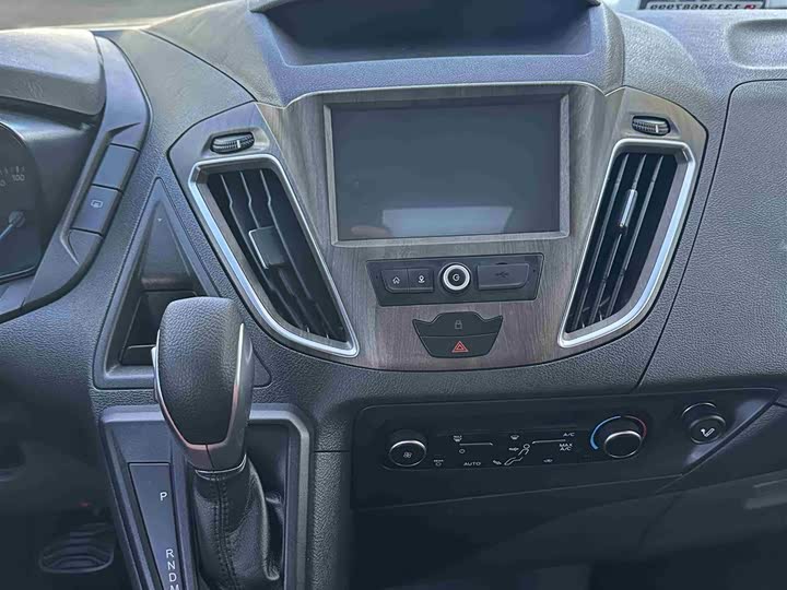 Фото 7 - Ford Tourneo