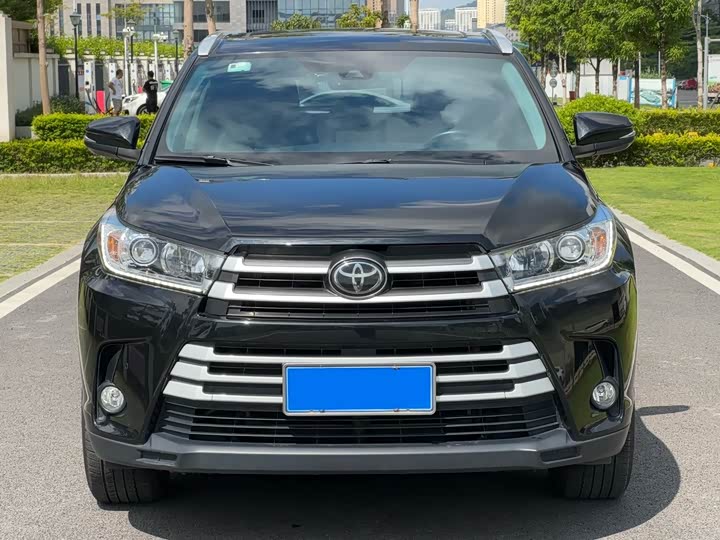 Фото 2 - Toyota Highlander