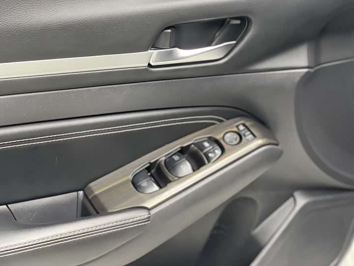 Фото 21 - Nissan Teana