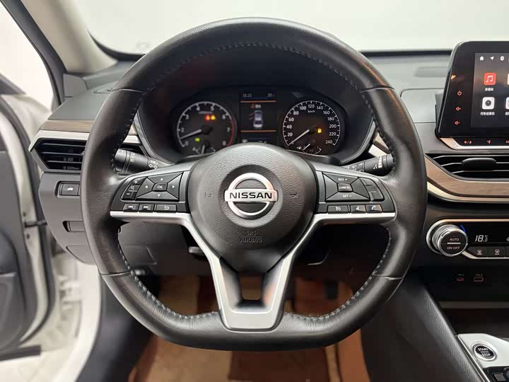 Фото 25 - Nissan Teana