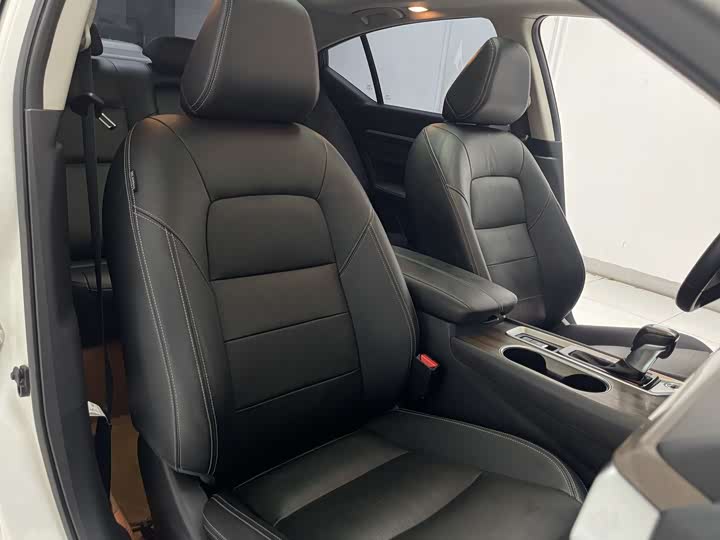 Фото 30 - Nissan Teana