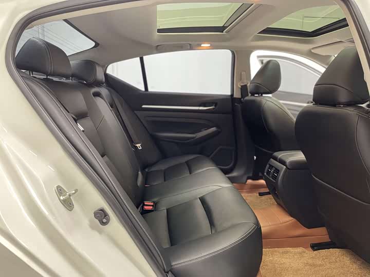 Фото 34 - Nissan Teana