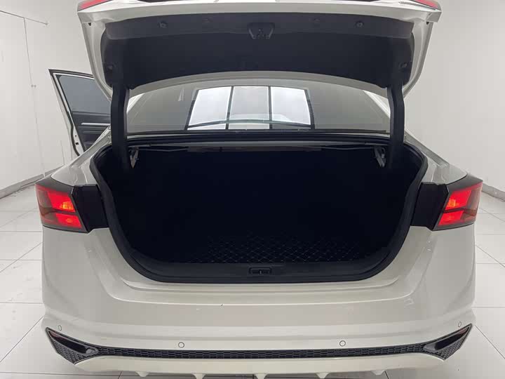 Фото 35 - Nissan Teana