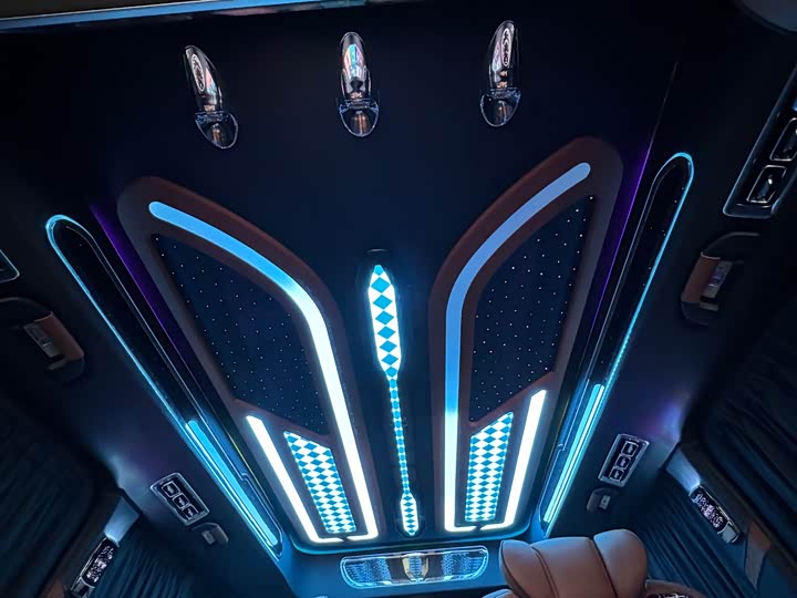 Фото 16 - Mercedes-Benz Vito