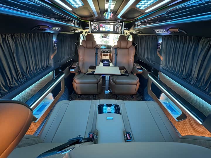 Фото 24 - Mercedes-Benz Vito