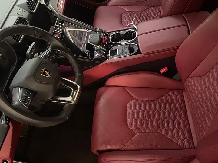 Фото 6 - Lamborghini Urus