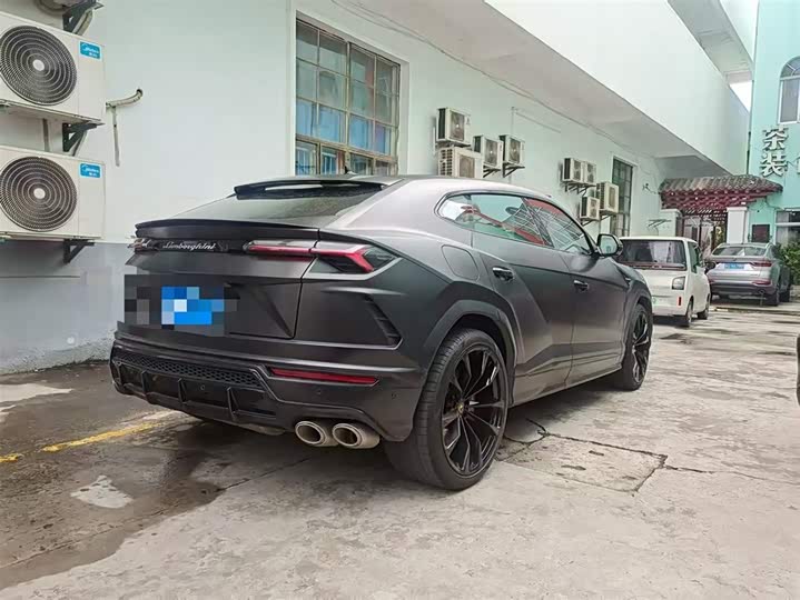 Фото 7 - Lamborghini Urus