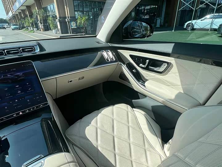 Фото 9 - Mercedes-Benz Maybach S-Class