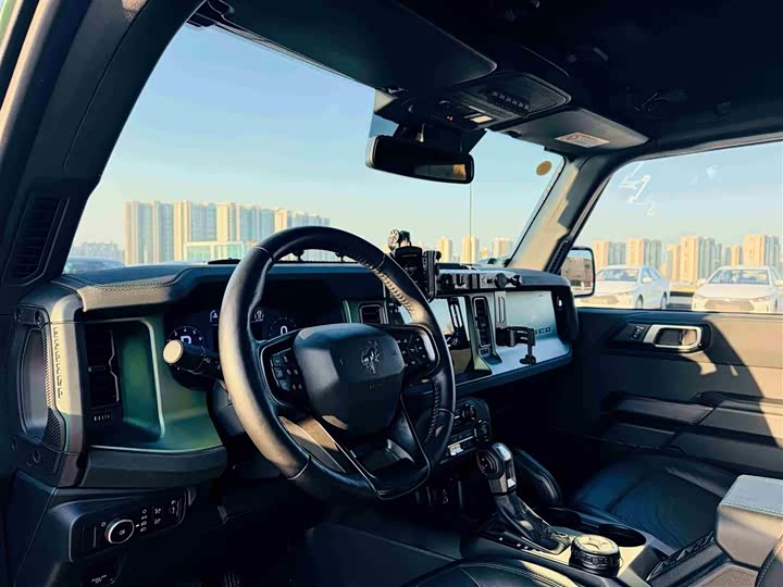 Фото 6 - Ford Bronco