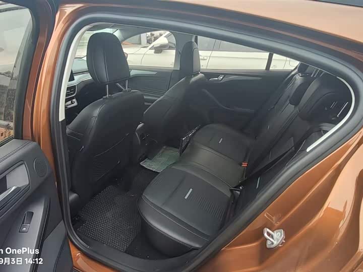 Фото 7 - Ford Focus Active