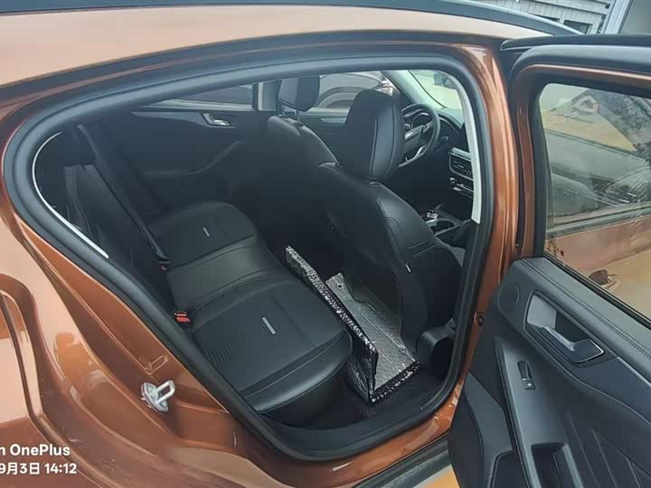 Фото 8 - Ford Focus Active