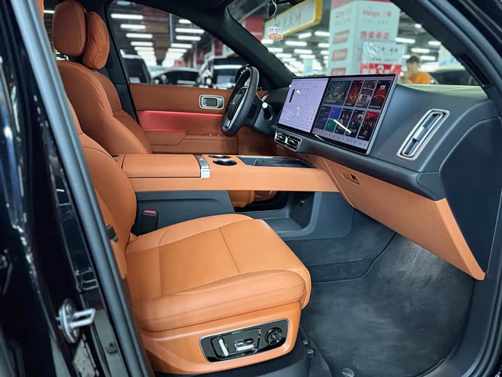 Фото 12 - LiXiang L8